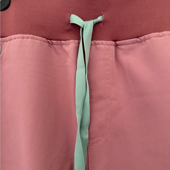 Figs Mauve Pants with Pocket Detail NWT - Picture 5 of 8